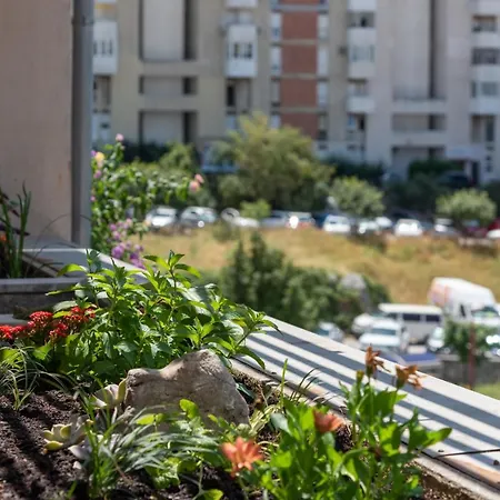 Sunnyrose - Walking Distance From Znjan - Free Public Parking - Huge Balcony Apartment Split