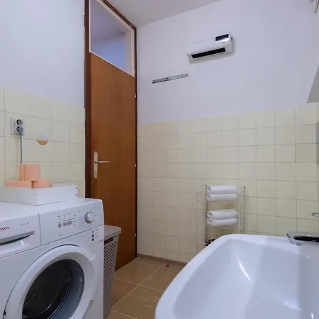 Apartment Sunnyrose - Walking Distance From Znjan - Free Public Parking - Huge Balcony *