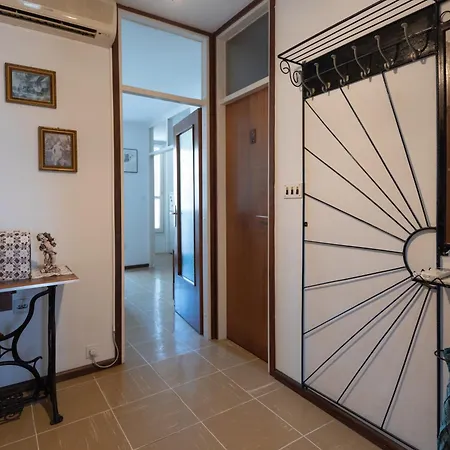 Sunnyrose - Walking Distance From Znjan - Free Public Parking - Huge Balcony Apartment