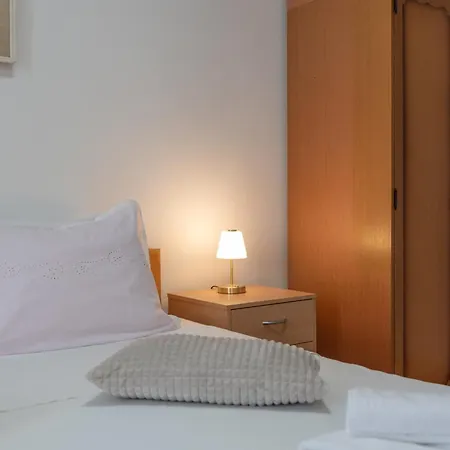 Sunnyrose - Walking Distance From Znjan - Free Public Parking - Huge Balcony Apartment *